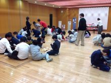 上小岩第二小学校の５年生がコースター作り体験！