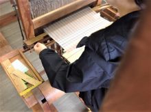 長岡ろう学校の生徒さんがランチョンマット手織り体験に挑戦！