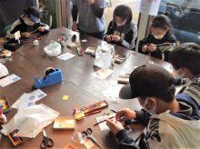 上越から修学旅行で八千浦小学校の生徒さんが小物作り体験！