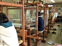 神奈川県の修学旅行生が塩沢織を見て・聞いて・触れて・体験しました！