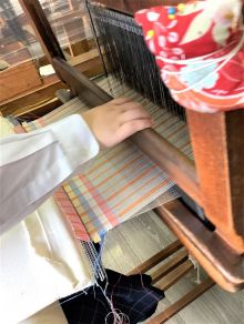 塩沢商工高等学校選択授業で伝統織物による服飾手芸