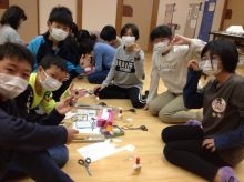 新田小学校の５年生が小物作り体験！