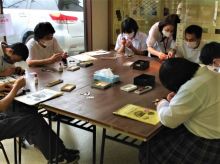 市内総合支援学校高等部の生徒さんが織物体験に挑戦！