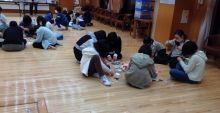 江戸川区立下鎌田小学校の５年生が江戸川荘でコースター作り体験！